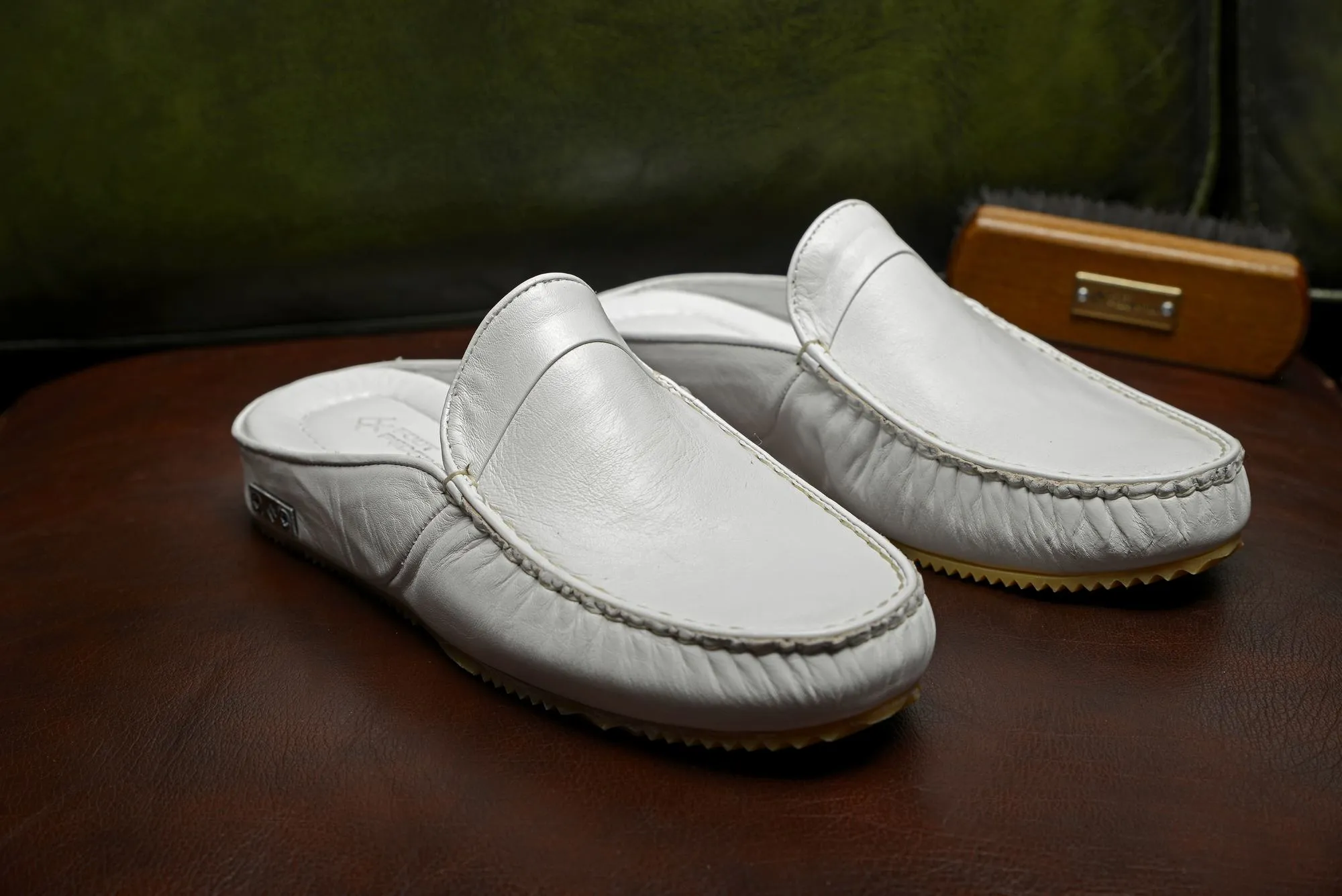 FOOT FEDERATION MOC-TOE WOMEN'S LEATHER SLIPPER WHITE